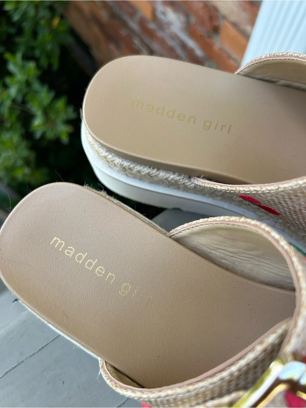 Madden Girl Woven Tan Cherry Embroidered Platform Slide Sandals New 7.5